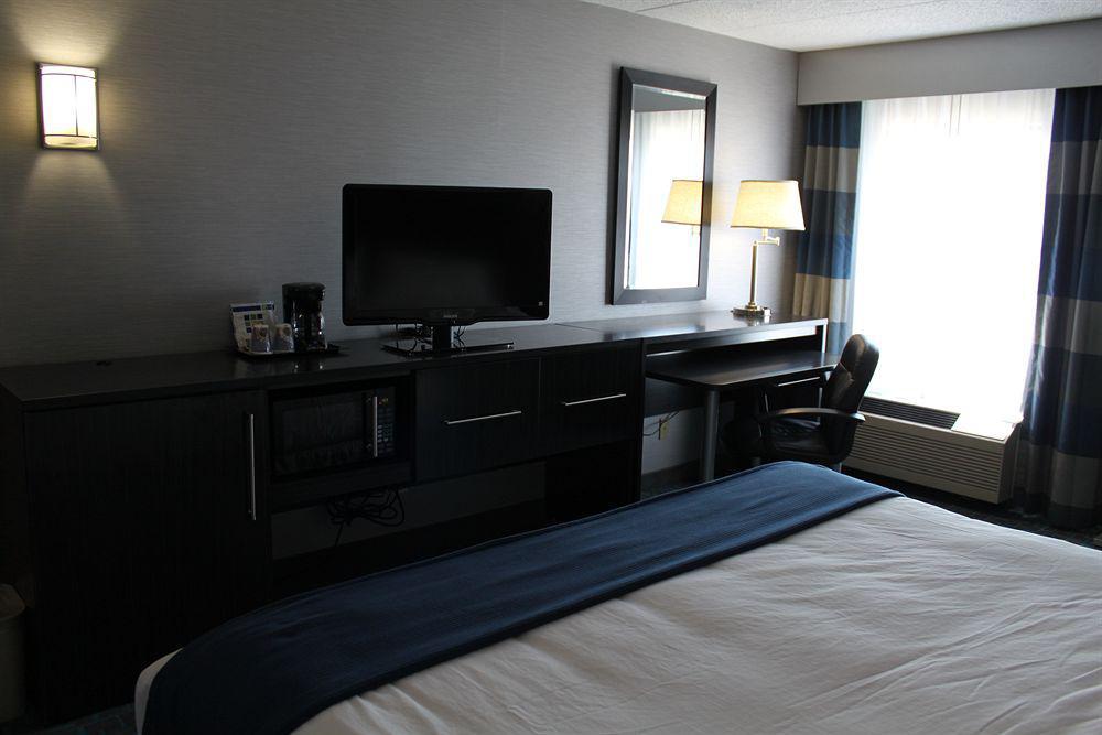Holiday Inn Express Janesville-I-90 & Us Highway 14 By Ihg Exterior photo