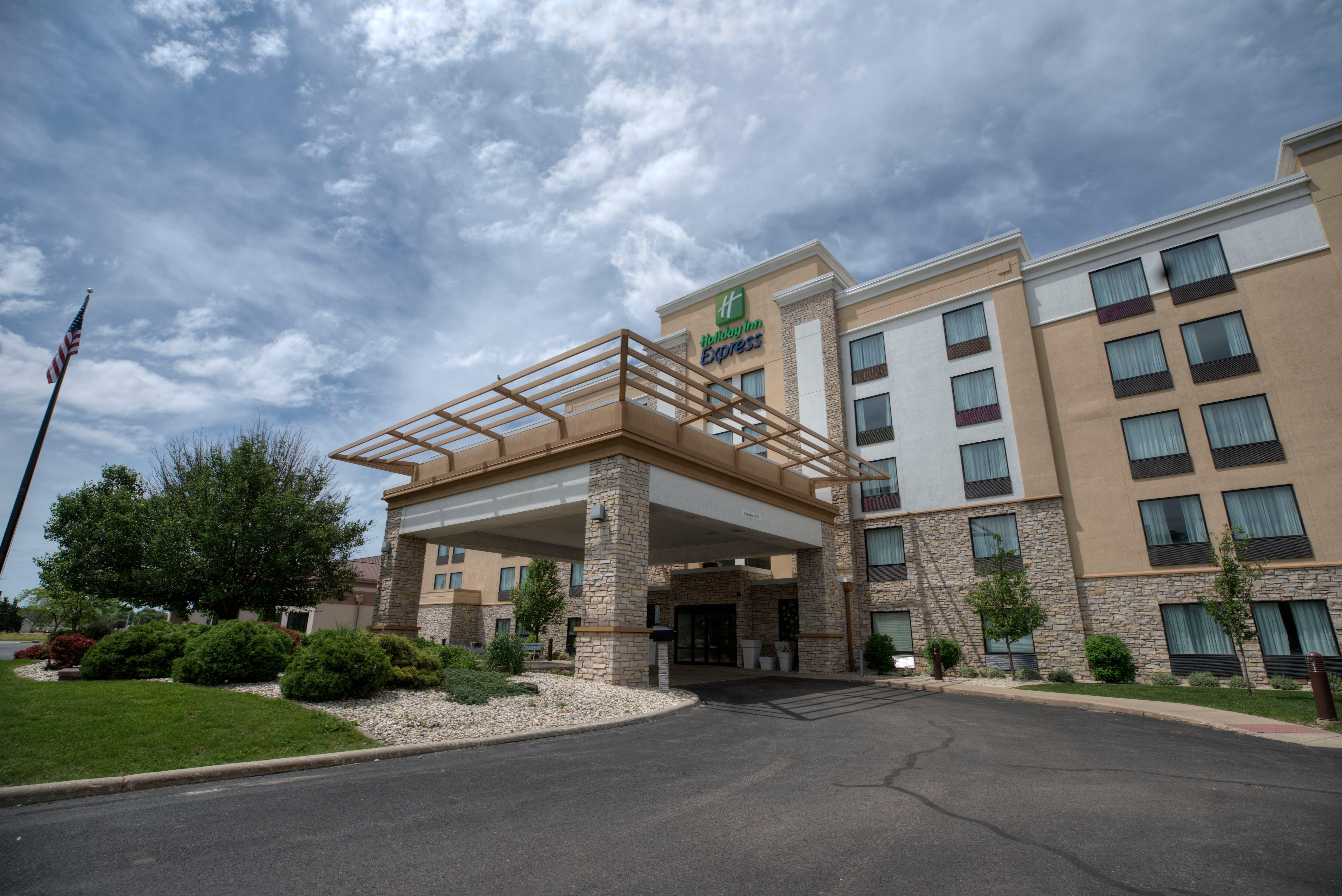 Holiday Inn Express Janesville-I-90 & Us Highway 14 By Ihg Exterior photo